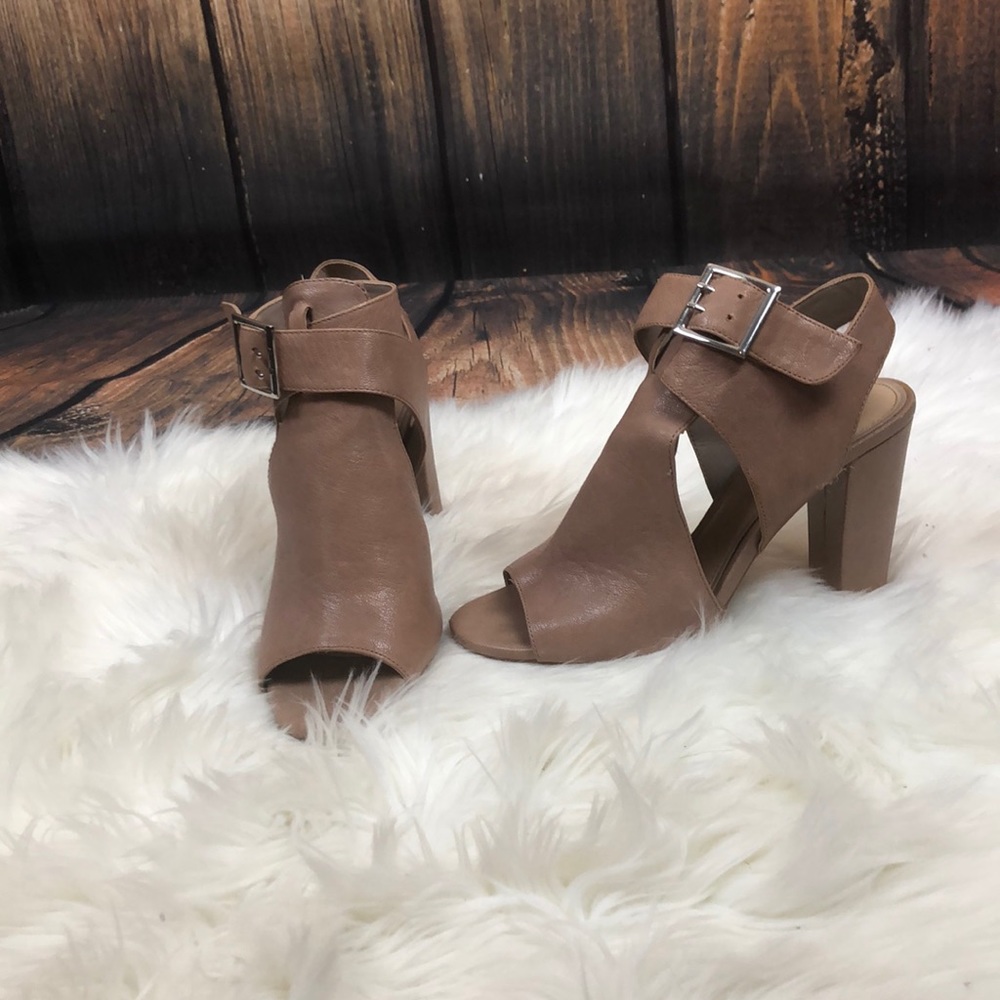 Gianni Bini block heels